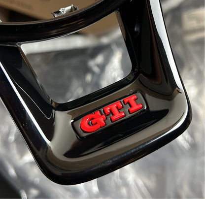 Logo bas de volant pour GTI, R, S3, S, RS...